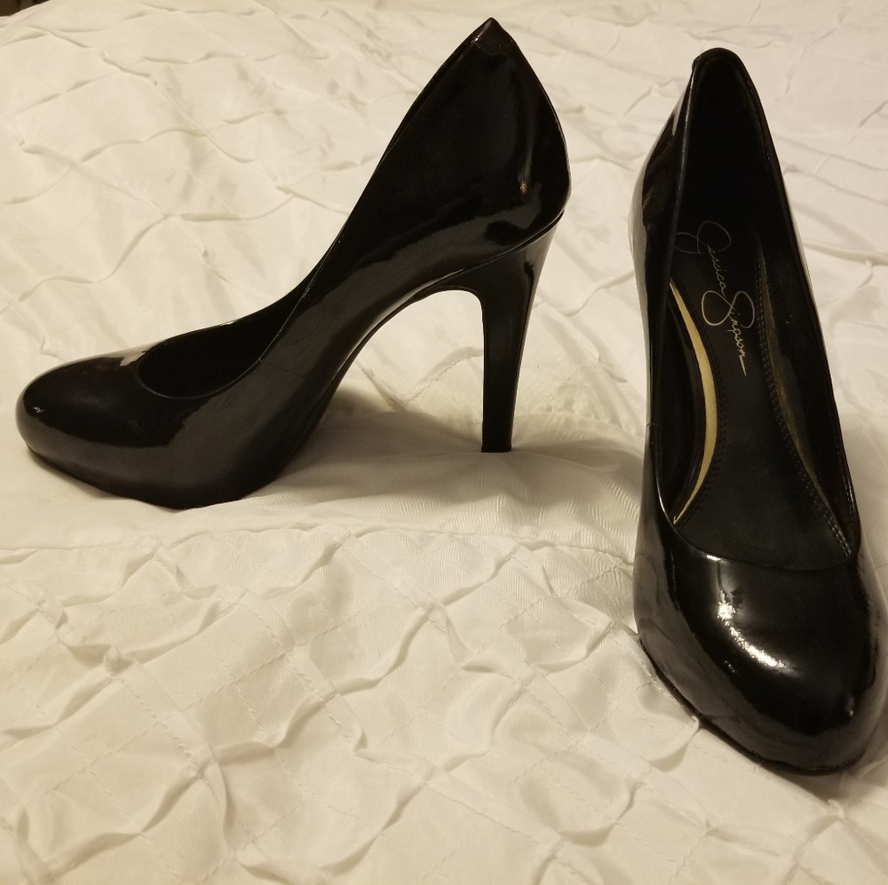 Jessica Simpson black patent pumps 6.5 - Picture 2 of 4
